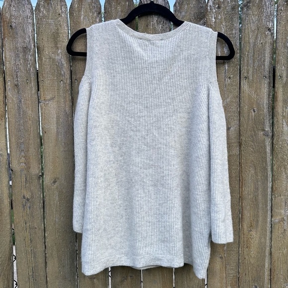 Ann Taylor 100% Cashmere Cold Shoulder Wide Sleeve Sweater Sz M - Picture 15 of 15